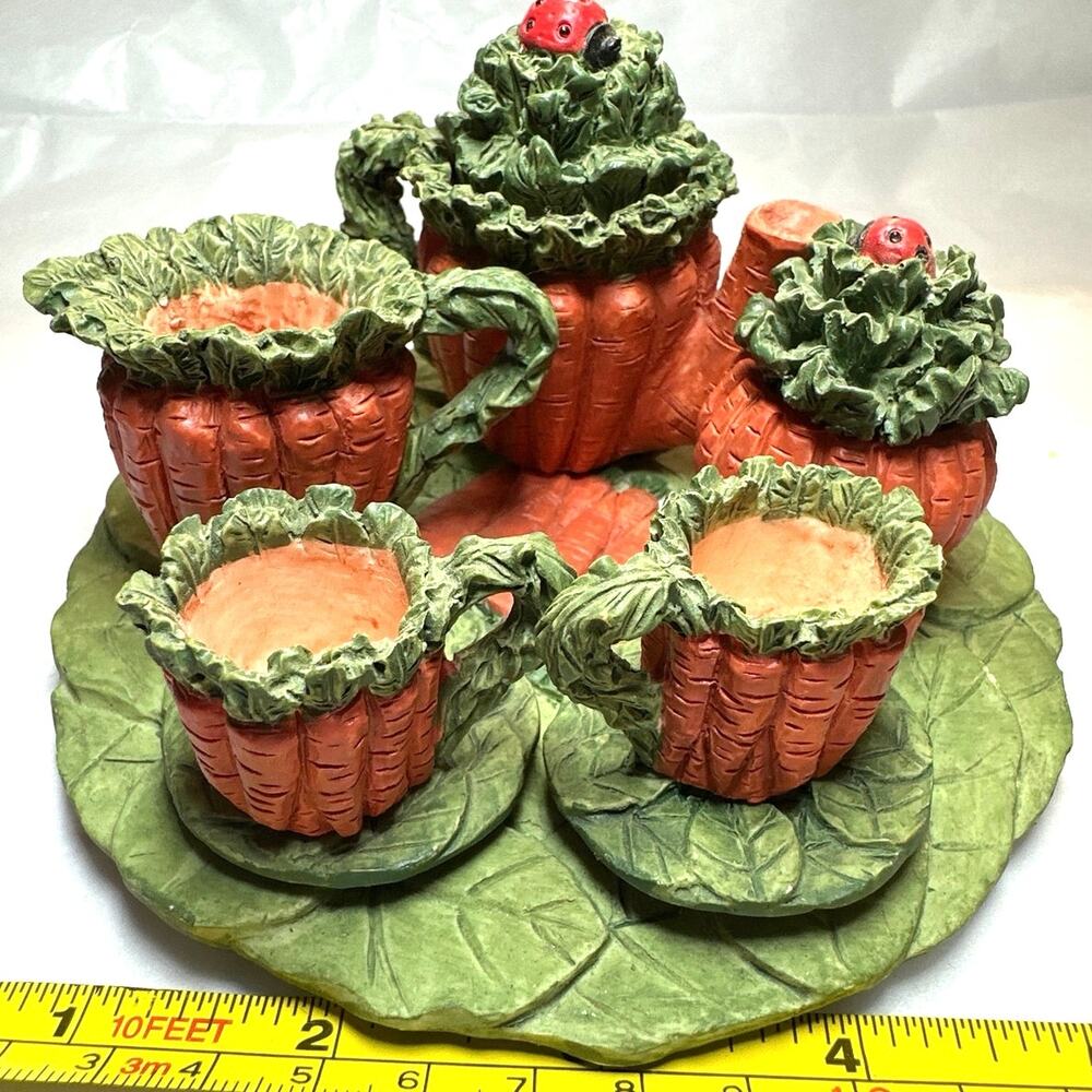 Minature tea set of carotts made of resin from the 1990’s